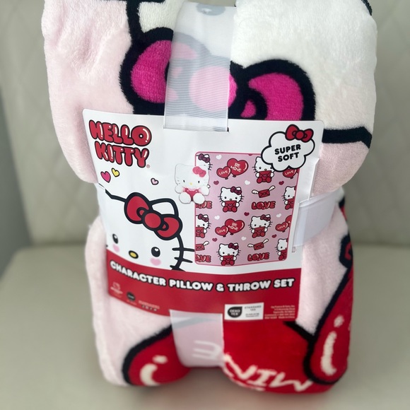 Hello Kitty Valentine's Character Pillow & Throw Blanket 40x50in Set - Picture 3 of 7